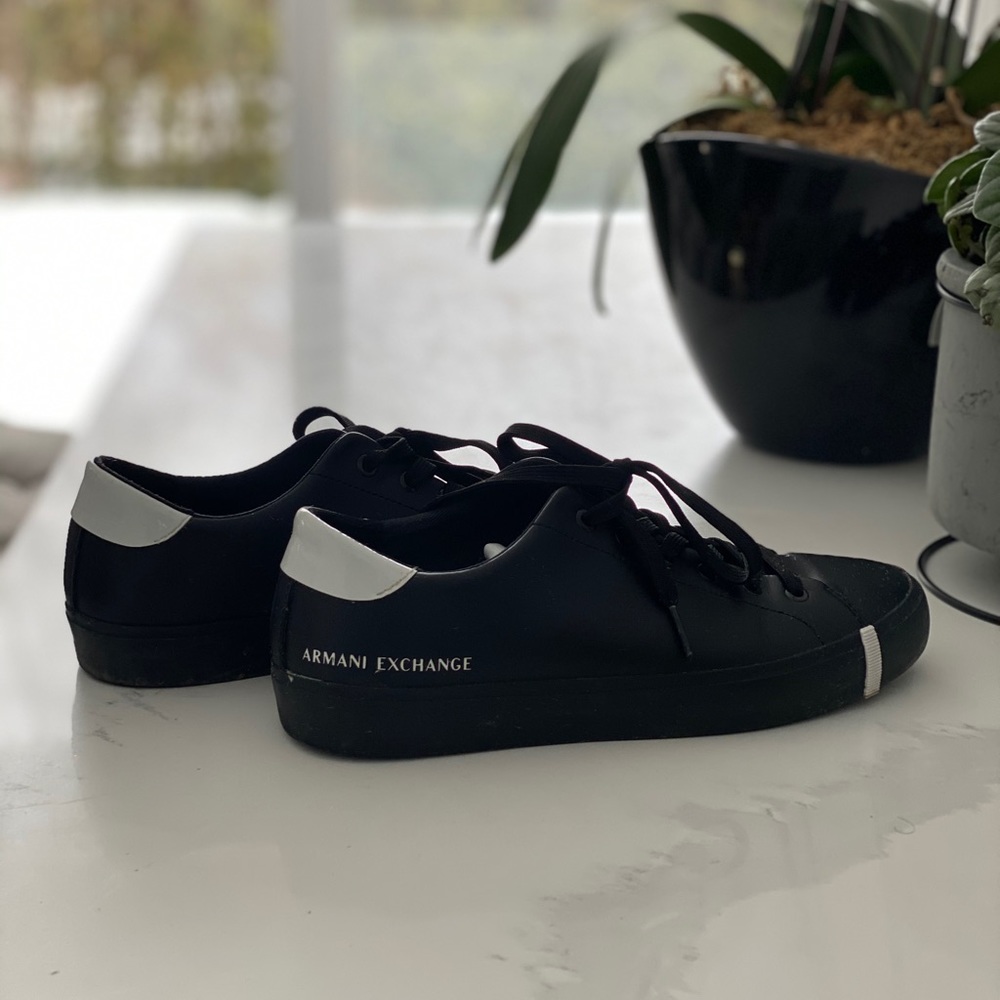 Shoe - Picture 3 of 4
